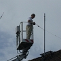 This time I used a car lift for the roof mast - I become older :-(